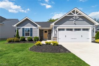 113 W Spring Drive, Elyria, OH 44035