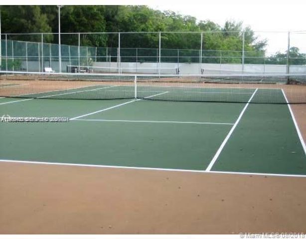 300 Bayview Dr 501, Sunny Isles Beach, FL 33160