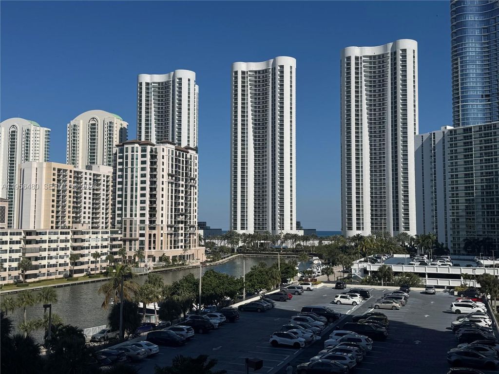 300 Bayview Dr 501, Sunny Isles Beach, FL 33160