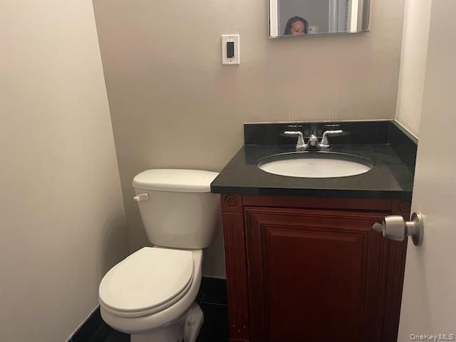 142 Mcglynn Place 2nd Fl, Cedarhurst, NY 11516
