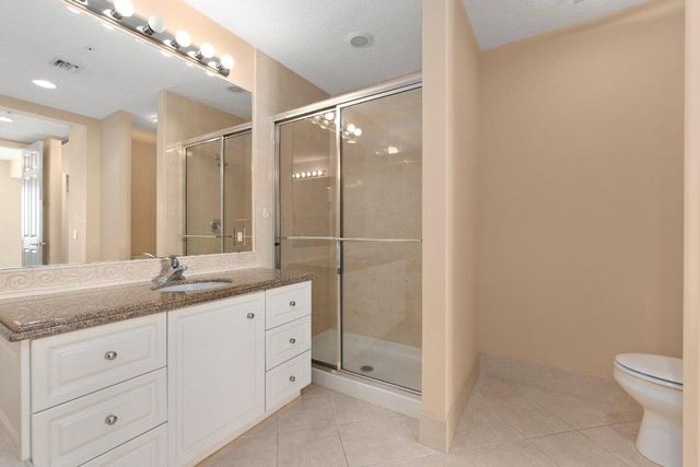 22 Harbour Isle Drive W Ph02, Hutchinson Island, FL 34949