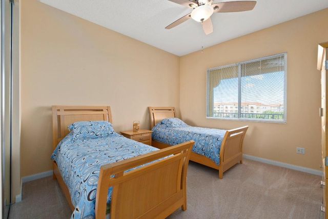 22 Harbour Isle Drive W Ph02, Hutchinson Island, FL 34949