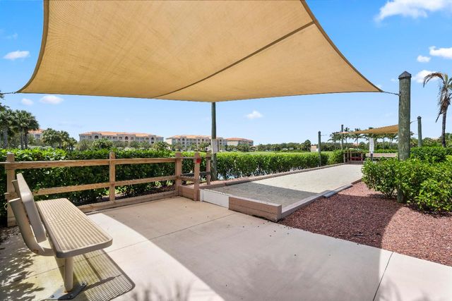 22 Harbour Isle Drive W Ph02, Hutchinson Island, FL 34949