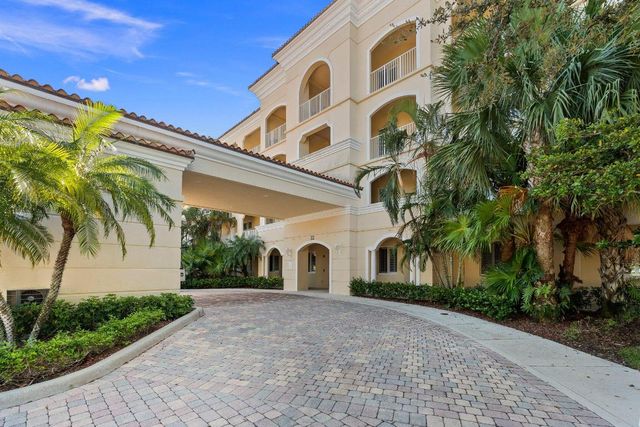 22 Harbour Isle Drive W Ph02, Hutchinson Island, FL 34949