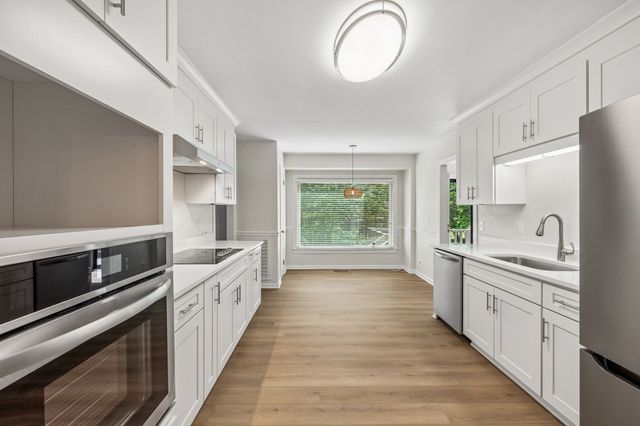281 Lake Terrace Dr, Hendersonville, TN 37075