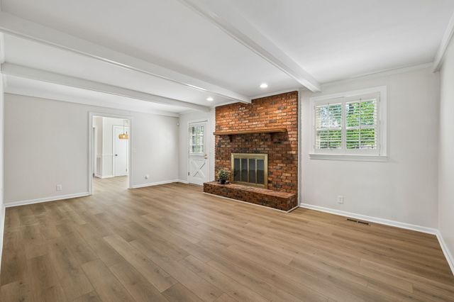 281 Lake Terrace Dr, Hendersonville, TN 37075