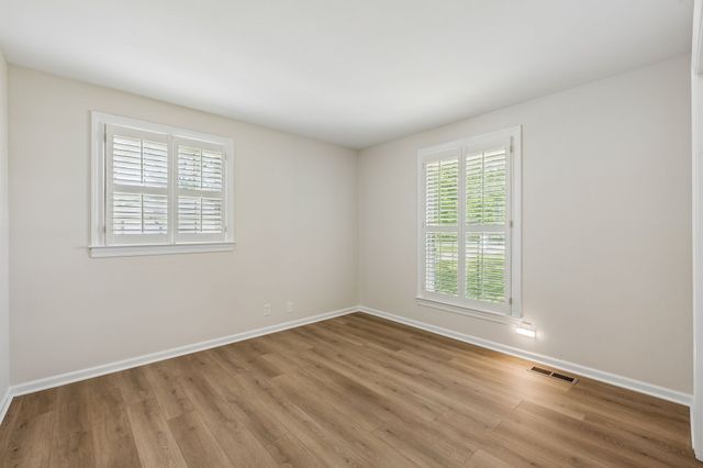 281 Lake Terrace Dr, Hendersonville, TN 37075