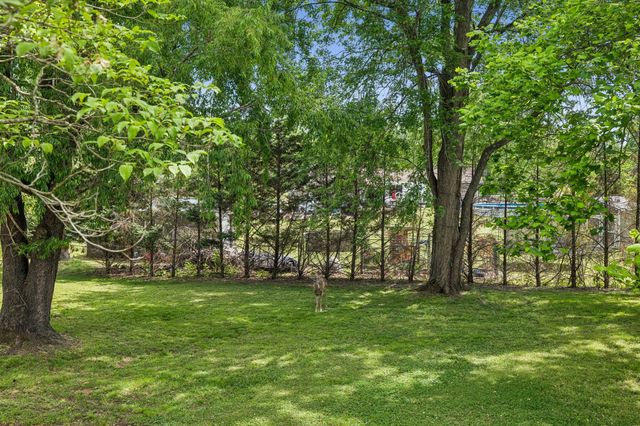 281 Lake Terrace Dr, Hendersonville, TN 37075