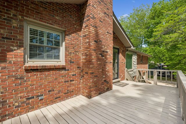 281 Lake Terrace Dr, Hendersonville, TN 37075