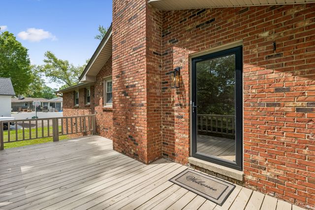 281 Lake Terrace Dr, Hendersonville, TN 37075