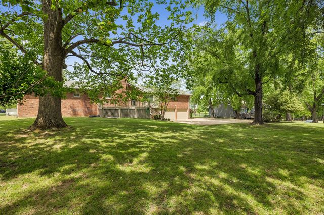 281 Lake Terrace Dr, Hendersonville, TN 37075