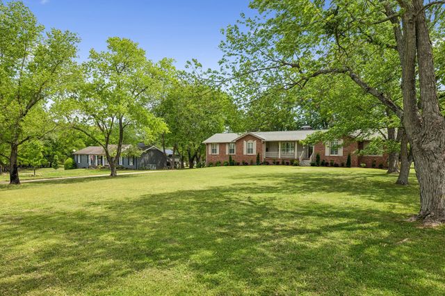 281 Lake Terrace Dr, Hendersonville, TN 37075