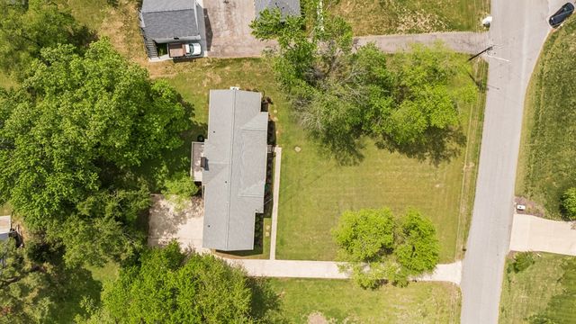 281 Lake Terrace Dr, Hendersonville, TN 37075
