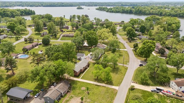 281 Lake Terrace Dr, Hendersonville, TN 37075