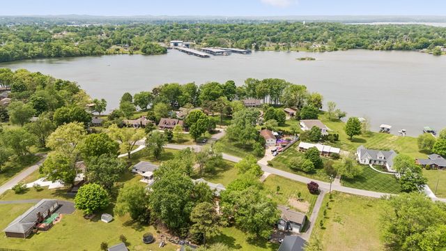 281 Lake Terrace Dr, Hendersonville, TN 37075