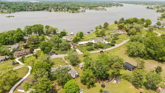 281 Lake Terrace Dr, Hendersonville, TN 37075