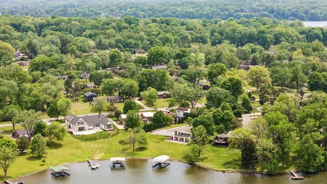 281 Lake Terrace Dr, Hendersonville, TN 37075