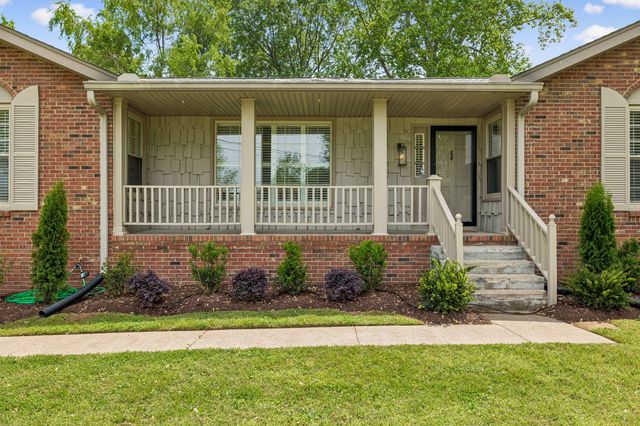 281 Lake Terrace Dr, Hendersonville, TN 37075