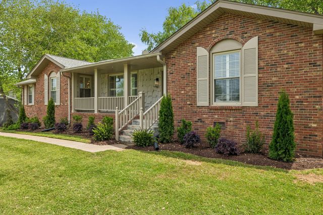 281 Lake Terrace Dr, Hendersonville, TN 37075