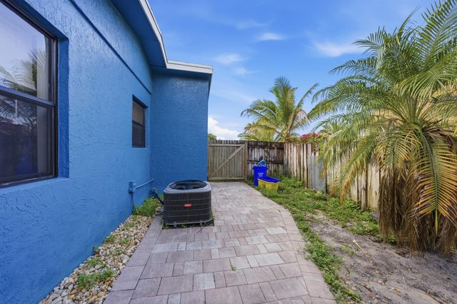 2591 Myrica Road, West Palm Beach, FL 33406