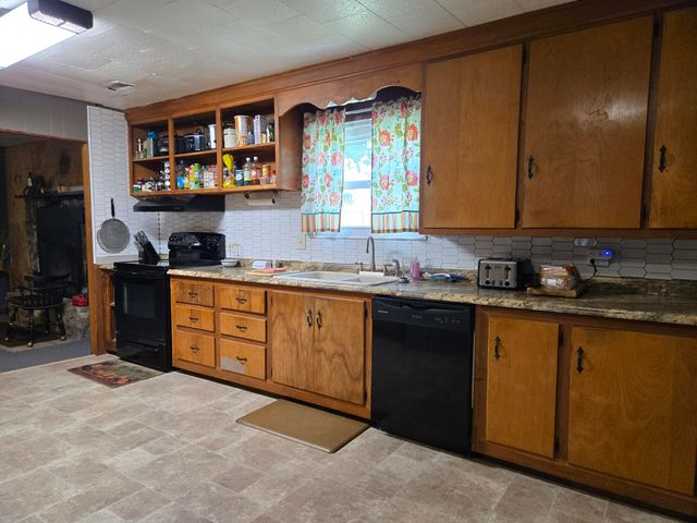 22965 Lawrence 1210, Aurora, MO 65605