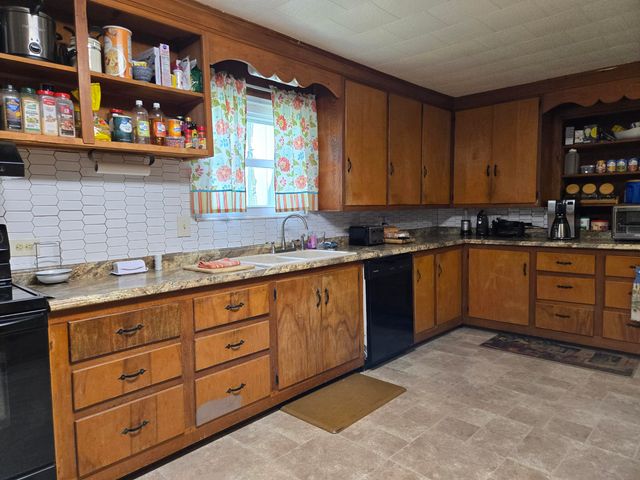 22965 Lawrence 1210, Aurora, MO 65605