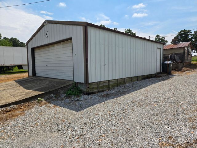 22965 Lawrence 1210, Aurora, MO 65605