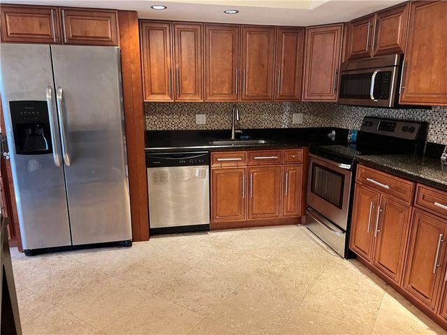 552 E Deer Creek Wildwood Ln Lane E, Deerfield Beach, FL 33442
