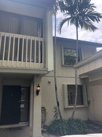 552 E Deer Creek Wildwood Ln Lane E, Deerfield Beach, FL 33442