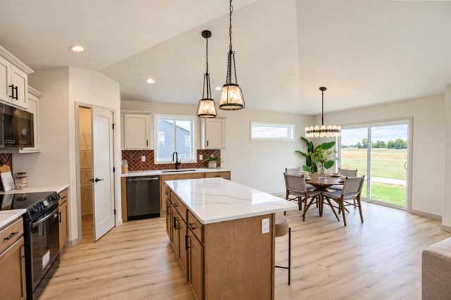 1409 66th Avenue S, Fargo, ND 58104