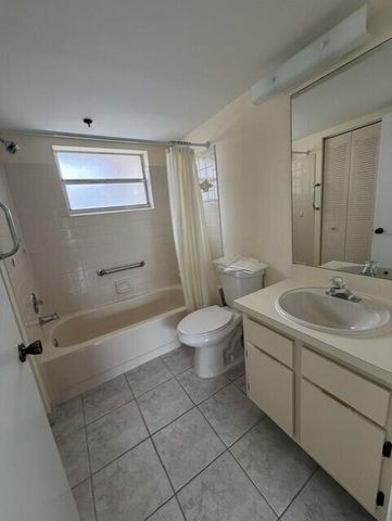 3031 Holiday Springs Boulevard 202-7, Margate, FL 33063