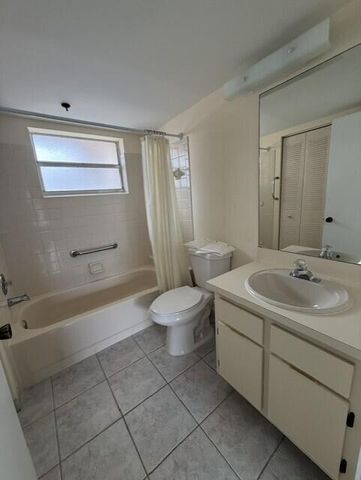 3031 Holiday Springs Boulevard 202-7, Margate, FL 33063