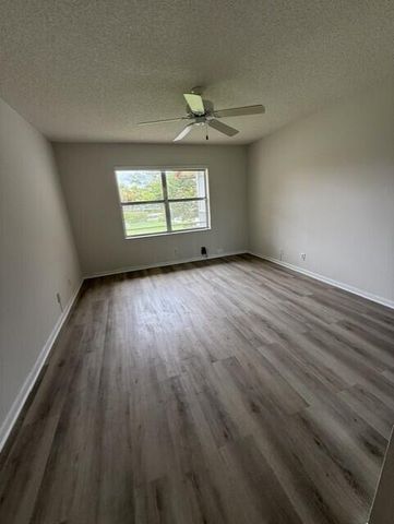 3031 Holiday Springs Boulevard 202-7, Margate, FL 33063