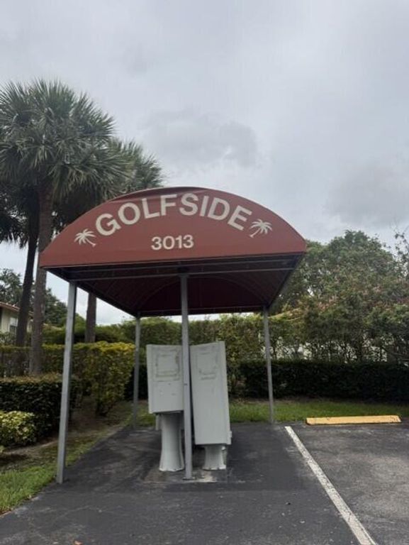 3031 Holiday Springs Boulevard 202-7, Margate, FL 33063