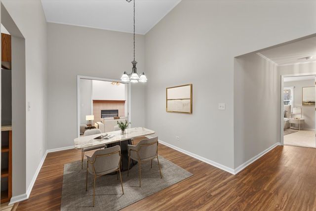 1095 Devonshire Avenue, Naperville, IL 60540