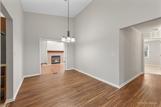 1095 Devonshire Avenue, Naperville, IL 60540