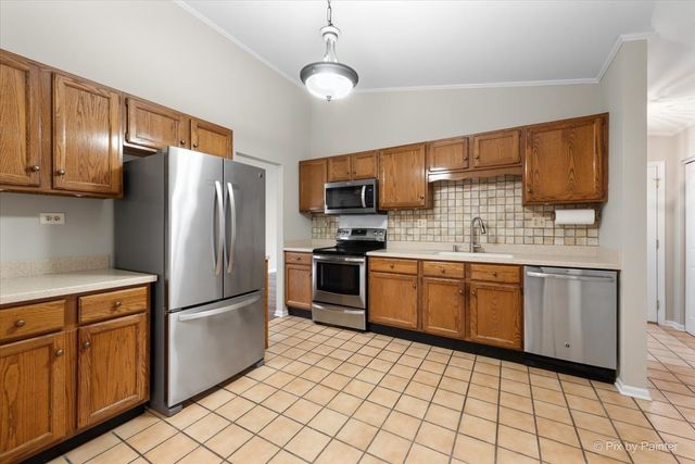 1095 Devonshire Avenue, Naperville, IL 60540