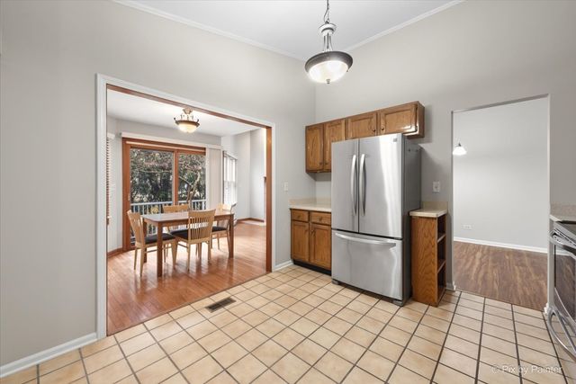 1095 Devonshire Avenue, Naperville, IL 60540