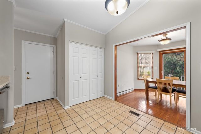 1095 Devonshire Avenue, Naperville, IL 60540