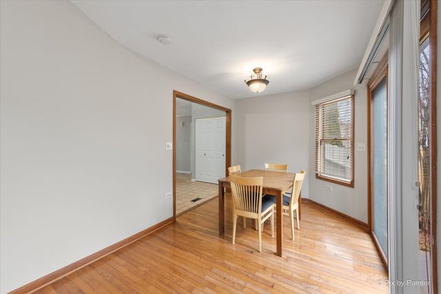 1095 Devonshire Avenue, Naperville, IL 60540