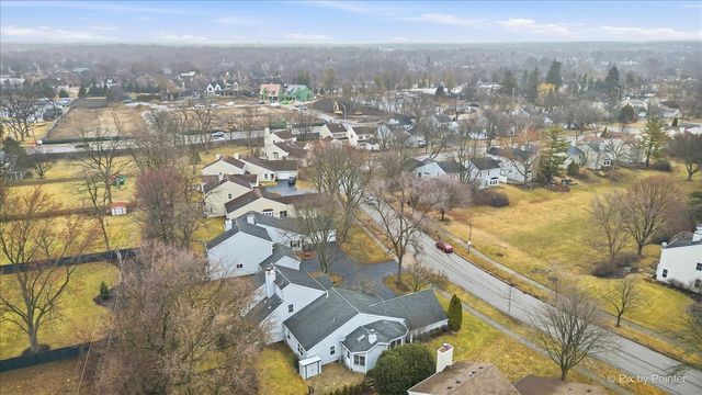 1095 Devonshire Avenue, Naperville, IL 60540