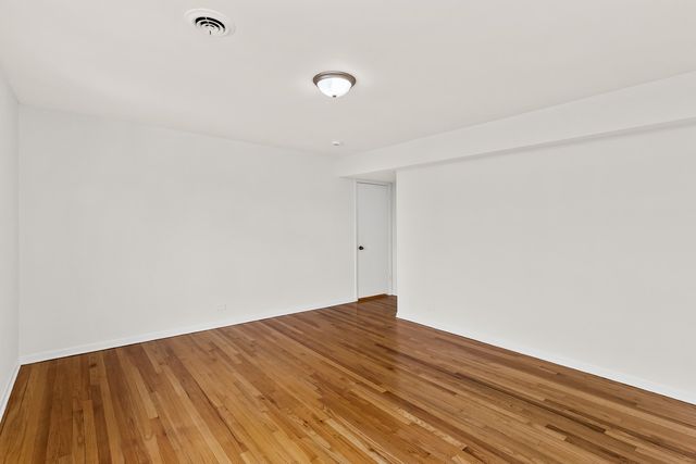 1100 Church Street 404, Evanston, IL 60201