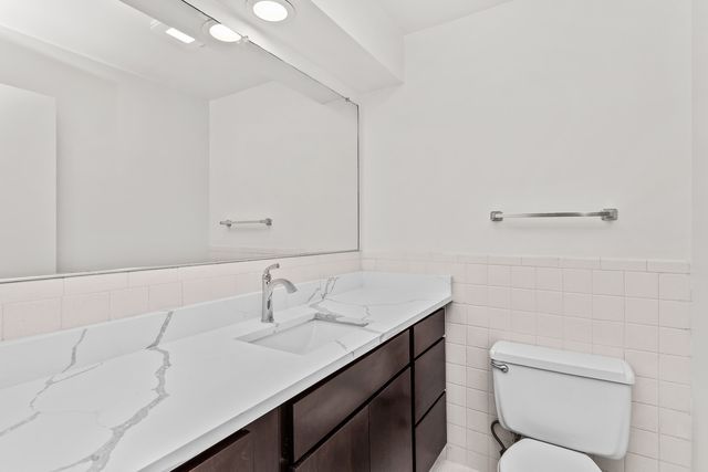 1100 Church Street 404, Evanston, IL 60201