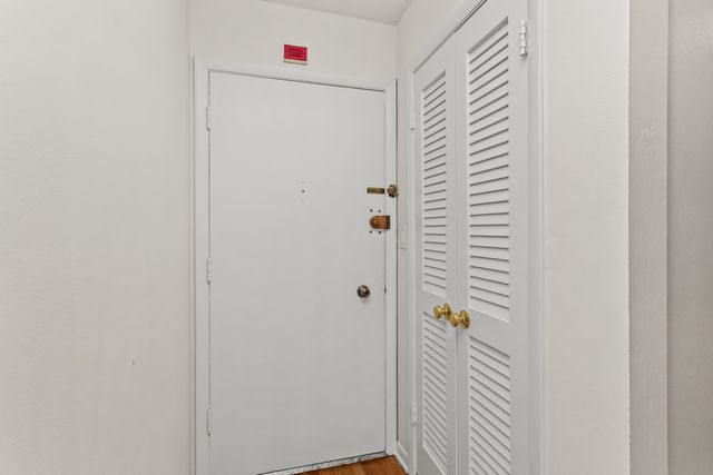 1100 Church Street 404, Evanston, IL 60201