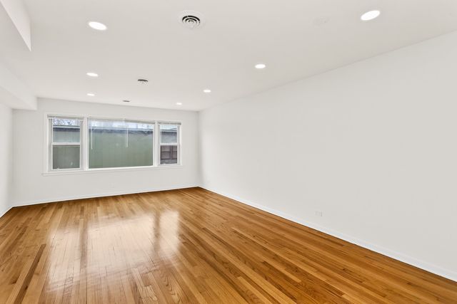 1100 Church Street 404, Evanston, IL 60201