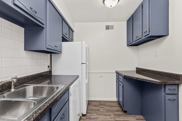 1100 Church Street 404, Evanston, IL 60201