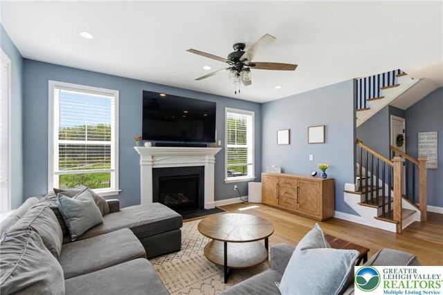 55 Alieh Court, Williams Twp, PA 18042