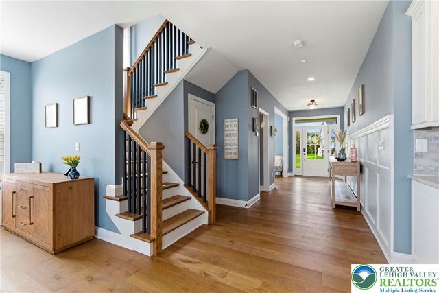 55 Alieh Court, Williams Twp, PA 18042