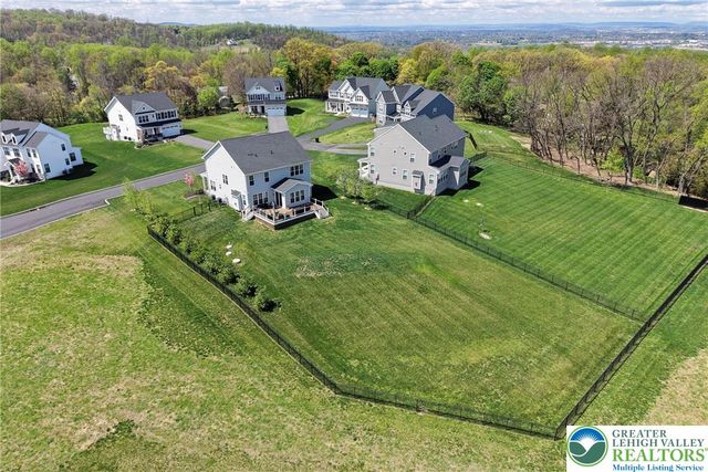 55 Alieh Court, Williams Twp, PA 18042
