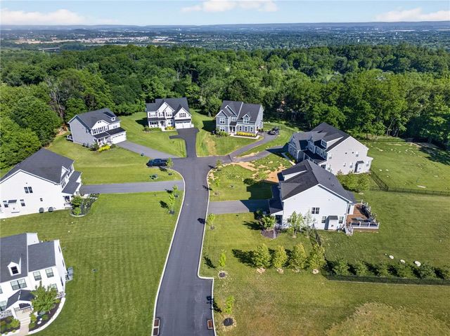 55 Alieh Court, Williams Twp, PA 18042